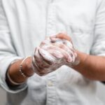 Handen wassen of desinfecteren? Handen wassen of desinfecteren